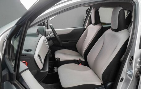 Toyota Vitz, 2013 год, 879 000 рублей, 8 фотография