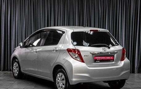 Toyota Vitz, 2013 год, 879 000 рублей, 2 фотография