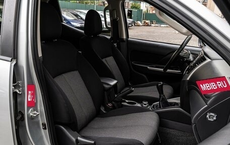 Mitsubishi L200 IV рестайлинг, 2019 год, 1 750 000 рублей, 8 фотография