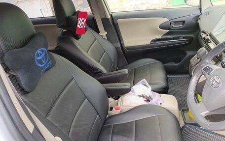 Toyota Wish II, 2017 год, 1 700 000 рублей, 11 фотография