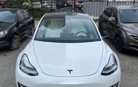 Tesla Model 3 I, 2020 год, 3 000 000 рублей, 1 фотография