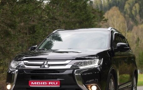 Mitsubishi Outlander III рестайлинг 3, 2018 год, 2 000 000 рублей, 8 фотография