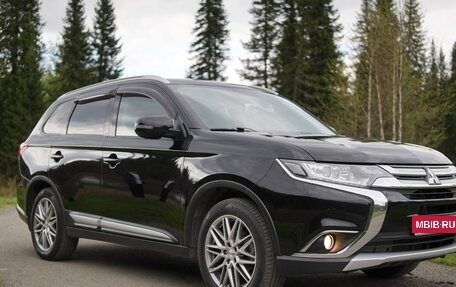 Mitsubishi Outlander III рестайлинг 3, 2018 год, 2 000 000 рублей, 2 фотография