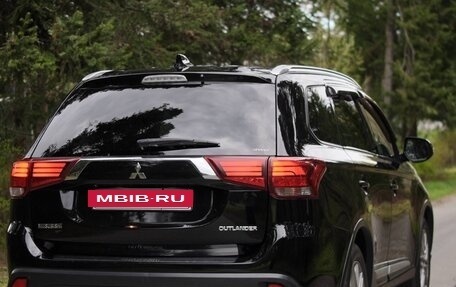 Mitsubishi Outlander III рестайлинг 3, 2018 год, 2 000 000 рублей, 9 фотография