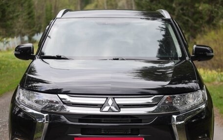 Mitsubishi Outlander III рестайлинг 3, 2018 год, 2 000 000 рублей, 7 фотография