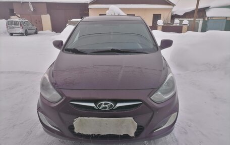 Hyundai Solaris II рестайлинг, 2011 год, 720 000 рублей, 1 фотография
