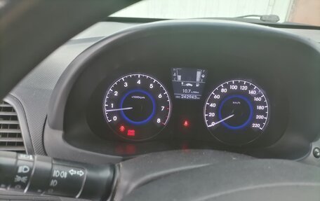 Hyundai Solaris II рестайлинг, 2011 год, 720 000 рублей, 10 фотография