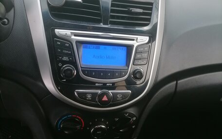 Hyundai Solaris II рестайлинг, 2011 год, 720 000 рублей, 7 фотография