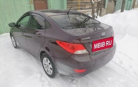 Hyundai Solaris II рестайлинг, 2011 год, 720 000 рублей, 3 фотография