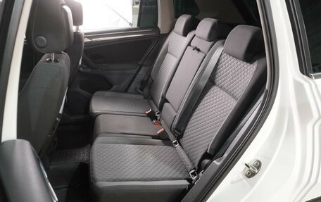 Volkswagen Tiguan II, 2017 год, 1 999 000 рублей, 9 фотография