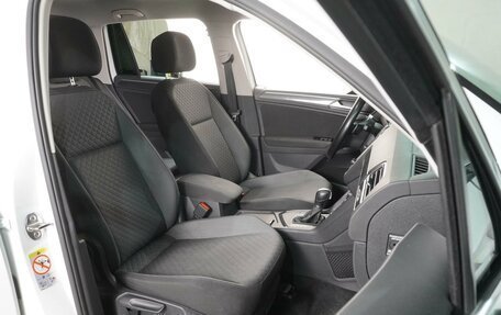 Volkswagen Tiguan II, 2017 год, 1 999 000 рублей, 8 фотография