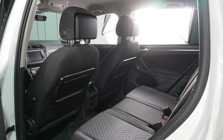 Volkswagen Tiguan II, 2017 год, 1 999 000 рублей, 11 фотография