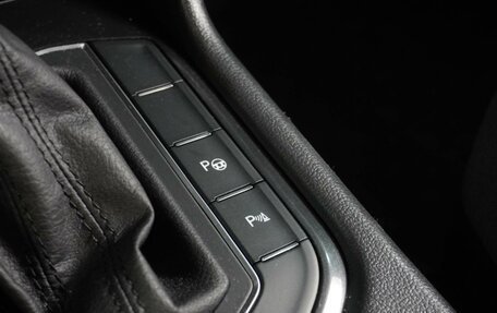 Volkswagen Tiguan II, 2017 год, 1 999 000 рублей, 19 фотография