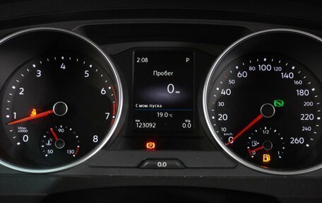 Volkswagen Tiguan II, 2017 год, 1 999 000 рублей, 21 фотография