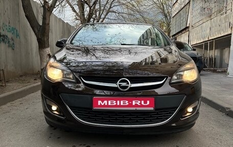 Opel Astra J, 2013 год, 790 000 рублей, 1 фотография