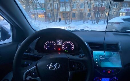 Hyundai Solaris II рестайлинг, 2011 год, 738 000 рублей, 2 фотография