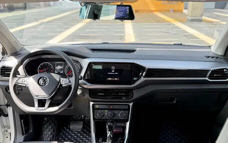 Volkswagen T-Cross I, 2022 год, 1 270 004 рублей, 8 фотография
