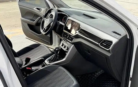 Volkswagen T-Cross I, 2022 год, 1 270 004 рублей, 9 фотография