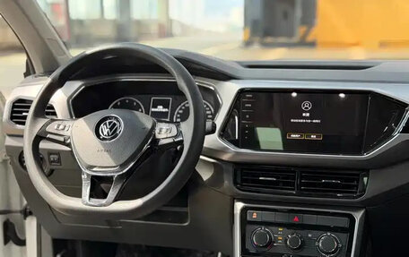Volkswagen T-Cross I, 2022 год, 1 270 004 рублей, 10 фотография