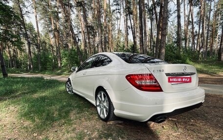 Mercedes-Benz C-Класс, 2011 год, 1 800 000 рублей, 21 фотография