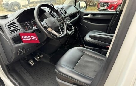 Volkswagen Caravelle T6 рестайлинг, 2018 год, 3 100 000 рублей, 11 фотография
