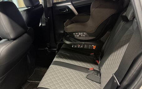 Toyota RAV4, 2017 год, 2 350 000 рублей, 5 фотография