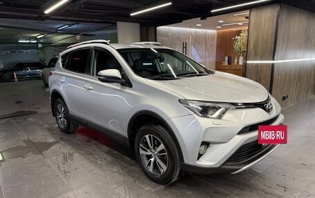 Toyota RAV4, 2017 год, 2 350 000 рублей, 2 фотография