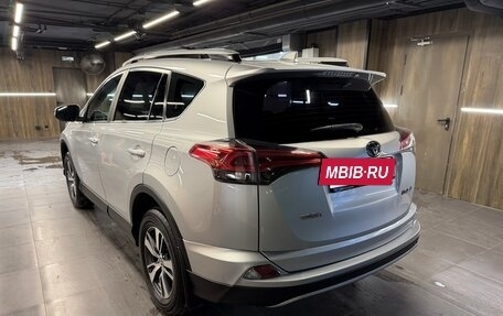 Toyota RAV4, 2017 год, 2 350 000 рублей, 3 фотография