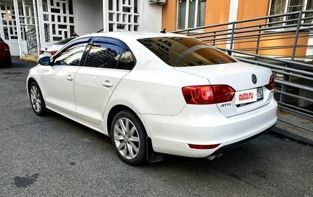 Volkswagen Jetta VI, 2013 год, 1 300 000 рублей, 4 фотография