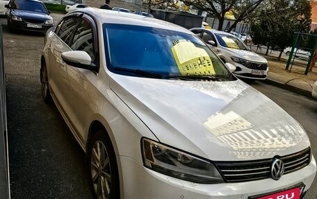 Volkswagen Jetta VI, 2013 год, 1 300 000 рублей, 2 фотография