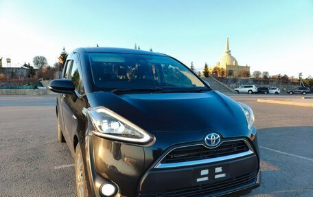 Toyota Sienta II, 2017 год, 1 499 000 рублей, 8 фотография