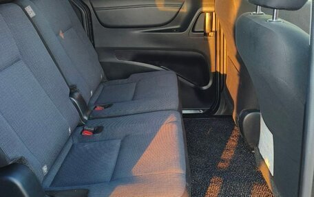 Toyota Sienta II, 2017 год, 1 499 000 рублей, 14 фотография
