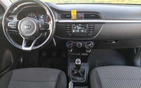 KIA Rio IV, 2018 год, 1 550 000 рублей, 4 фотография