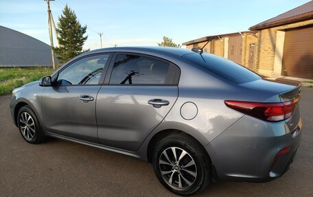 KIA Rio IV, 2018 год, 1 550 000 рублей, 8 фотография
