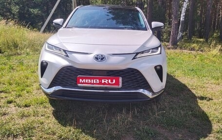 Toyota Venza, 2022 год, 4 000 000 рублей, 1 фотография