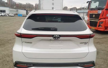 Toyota Venza, 2022 год, 4 000 000 рублей, 7 фотография