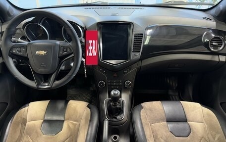 Chevrolet Cruze II, 2010 год, 745 000 рублей, 8 фотография