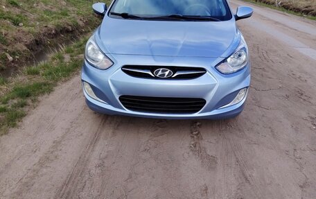 Hyundai Solaris II рестайлинг, 2012 год, 610 000 рублей, 5 фотография
