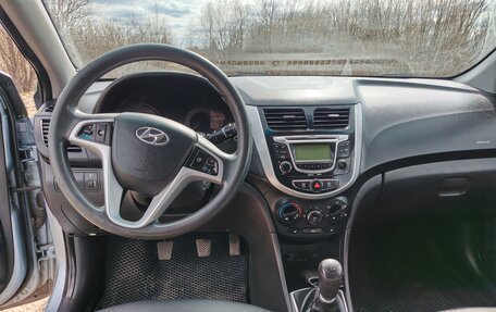 Hyundai Solaris II рестайлинг, 2012 год, 610 000 рублей, 9 фотография