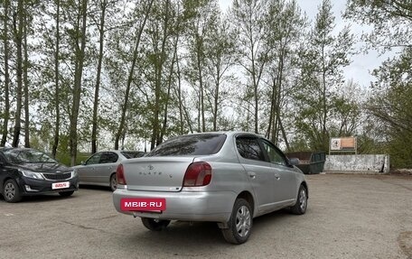 Toyota Platz, 2002 год, 235 000 рублей, 4 фотография