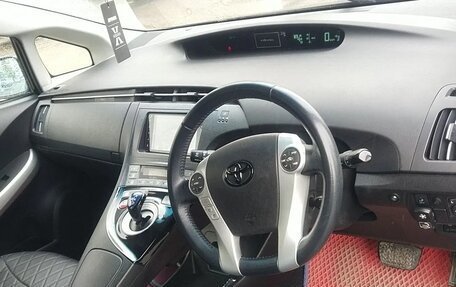 Toyota Prius, 2012 год, 1 000 000 рублей, 25 фотография