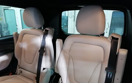 Mercedes-Benz V-Класс, 2024 год, 16 100 000 рублей, 20 фотография