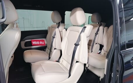 Mercedes-Benz V-Класс, 2024 год, 16 100 000 рублей, 15 фотография