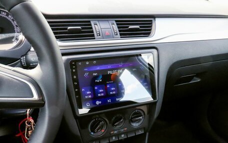 Skoda Rapid I, 2018 год, 925 000 рублей, 10 фотография