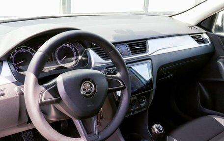 Skoda Rapid I, 2018 год, 925 000 рублей, 13 фотография