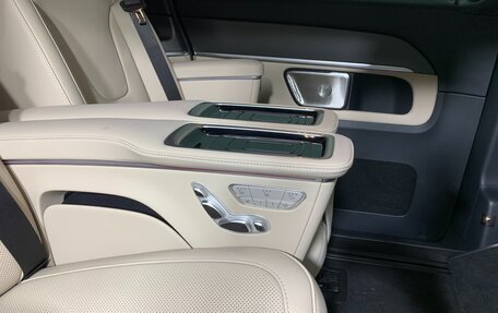 Mercedes-Benz V-Класс, 2024 год, 16 500 000 рублей, 29 фотография