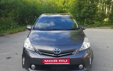 Toyota Prius Alpha I (ZVW40/41), 2013 год, 1 250 000 рублей, 4 фотография