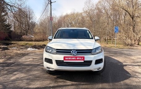Volkswagen Touareg III, 2011 год, 1 800 000 рублей, 3 фотография