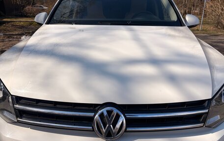 Volkswagen Touareg III, 2011 год, 1 800 000 рублей, 10 фотография