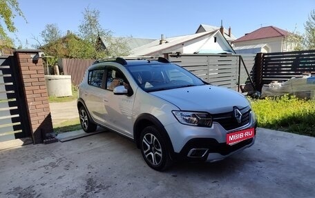Renault Sandero II рестайлинг, 2019 год, 900 000 рублей, 1 фотография